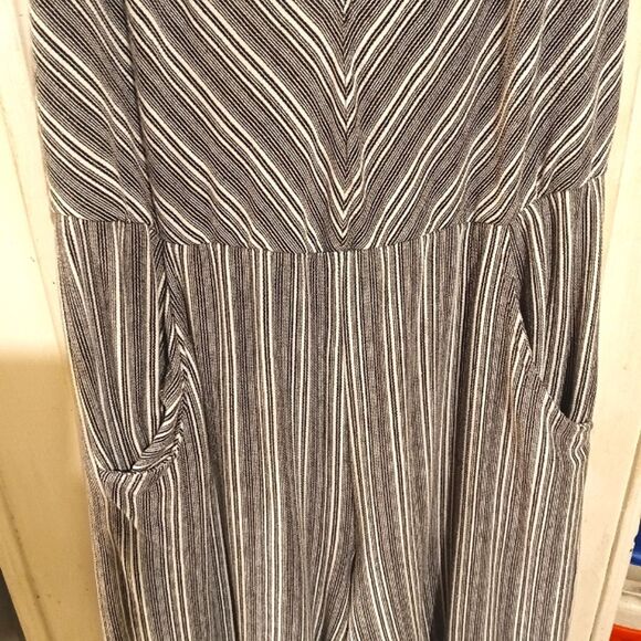 a.n.a. Waist Defined Sleeveless Striped Utility Jumpsuit Sz 1X - Picture 3 of 5